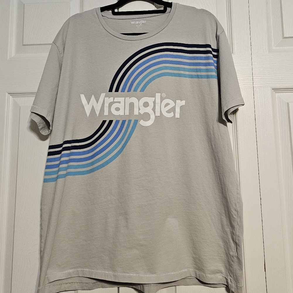 Wrangler Men’s XXL Retro Blue Wavy Logo Graphic Tee - Gray